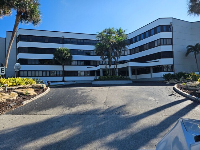 Primary Photo - For Annual Rent 2 Bedroom 2 Bath Updated B...
