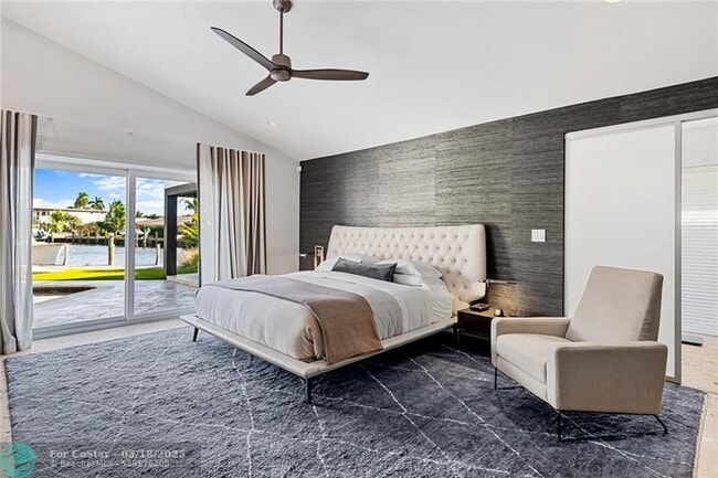 Building Photo - 2416 Bayview Dr