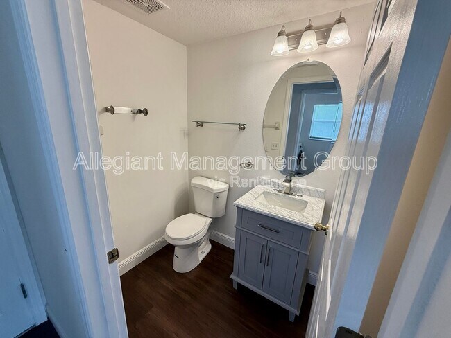 Building Photo - 608 Bluebill Ct