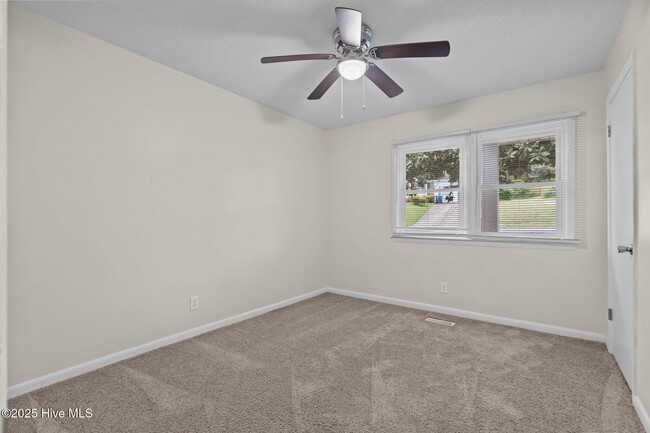 Building Photo - 5364 Silver Pine Dr