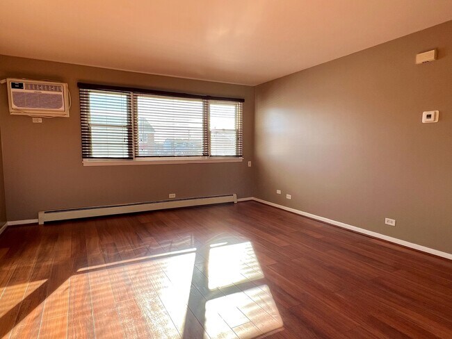 Building Photo - 637 Pasadena Ave