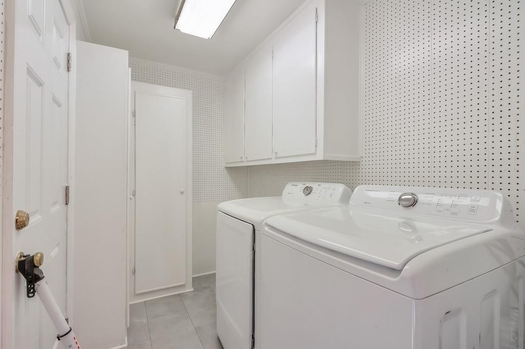 Building Photo - 1055 Tuxedo Dr