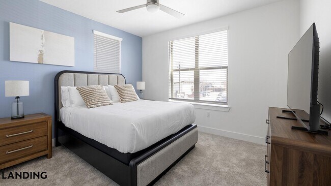 Building Photo - 108 N US Hwy 377