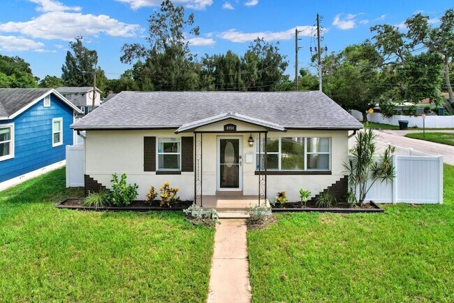 Primary Photo - 4954 1st Ave S