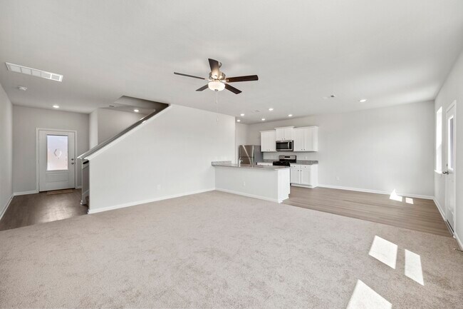 Building Photo - 6410 Summer Pass Dr