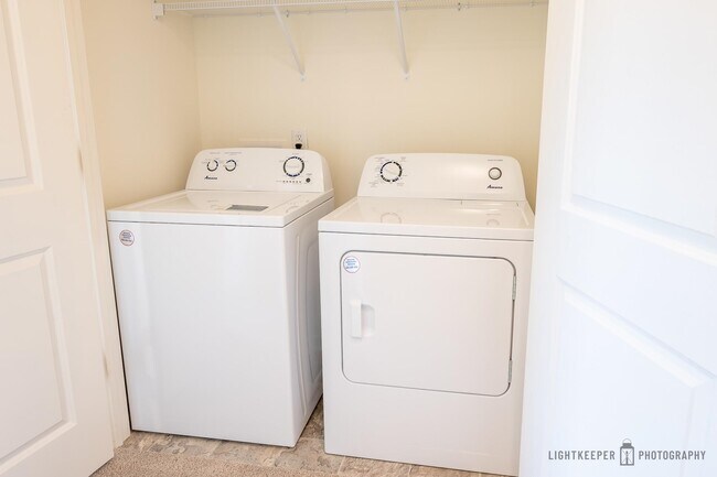 Building Photo - 215 Banbury Ln