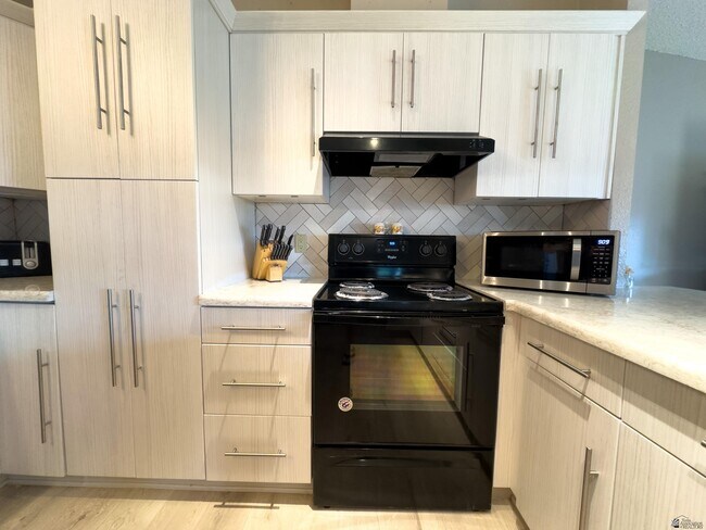 Building Photo - 13239 E 49th Dr