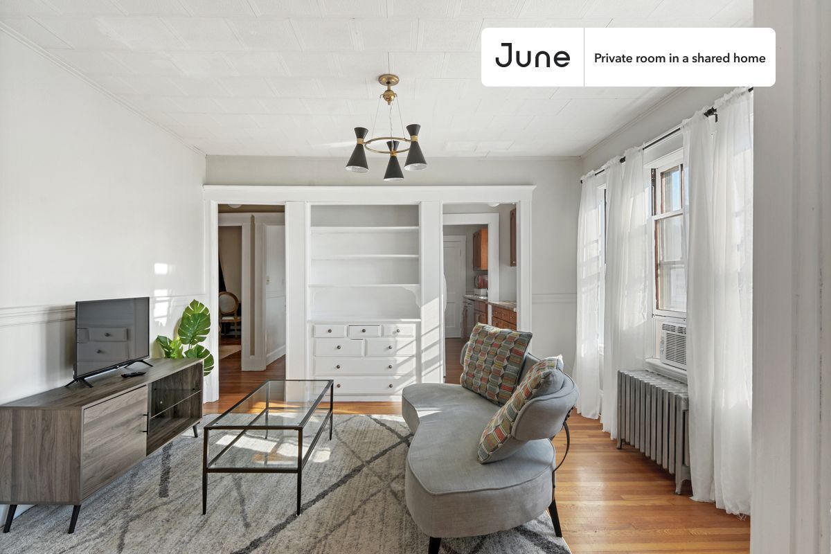 Building Photo - Room in Shared 5 bed/2 bath home