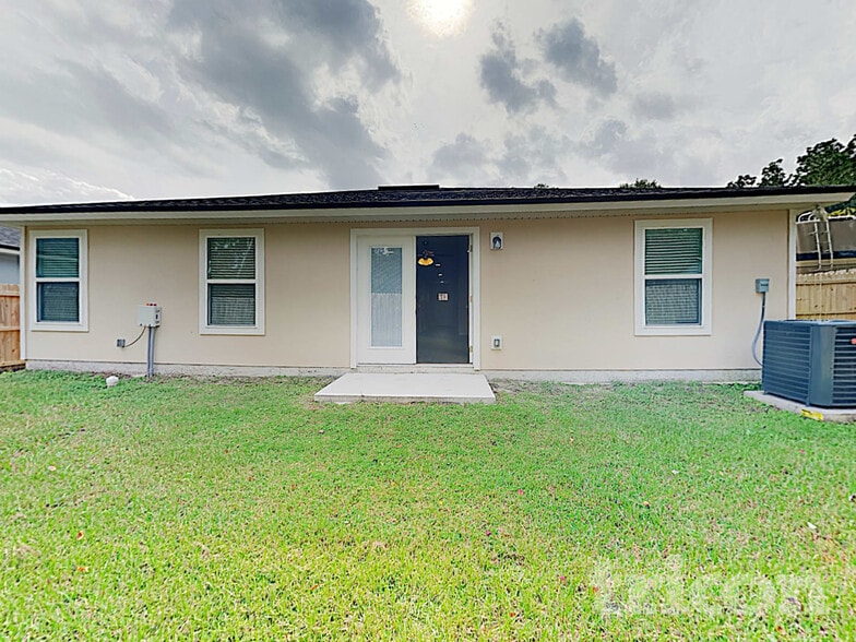 Building Photo - 8751 Barco Ln