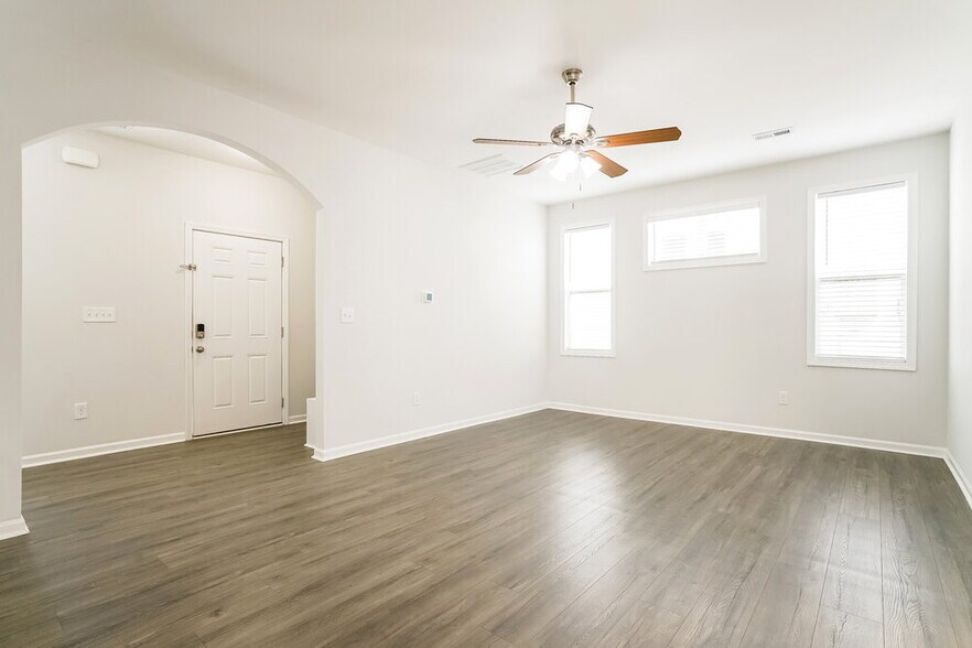 Building Photo - 106 Rosemary St