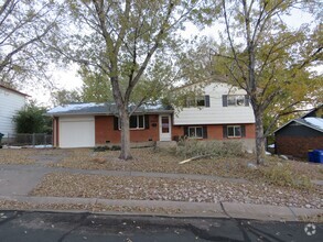 Building Photo - Cozy 4-Bedroom Home in Central Colorado Sp...