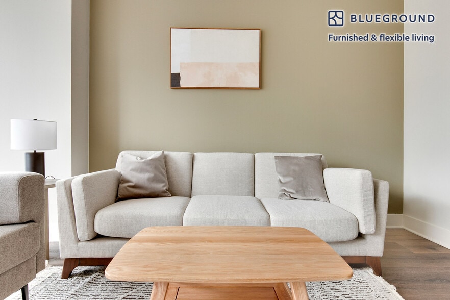 Building Photo - 300 N Canal St