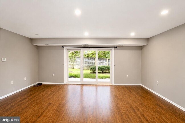 Building Photo - 204 Park Terrace Ct SE
