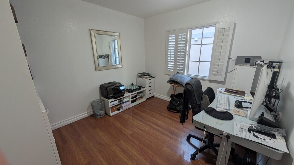 Office or fourth bedroom - 1520 W 227th St