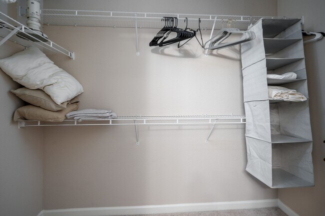 Building Photo - 600 13th St E