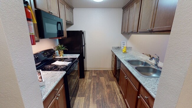 Building Photo - Hillside Chalet