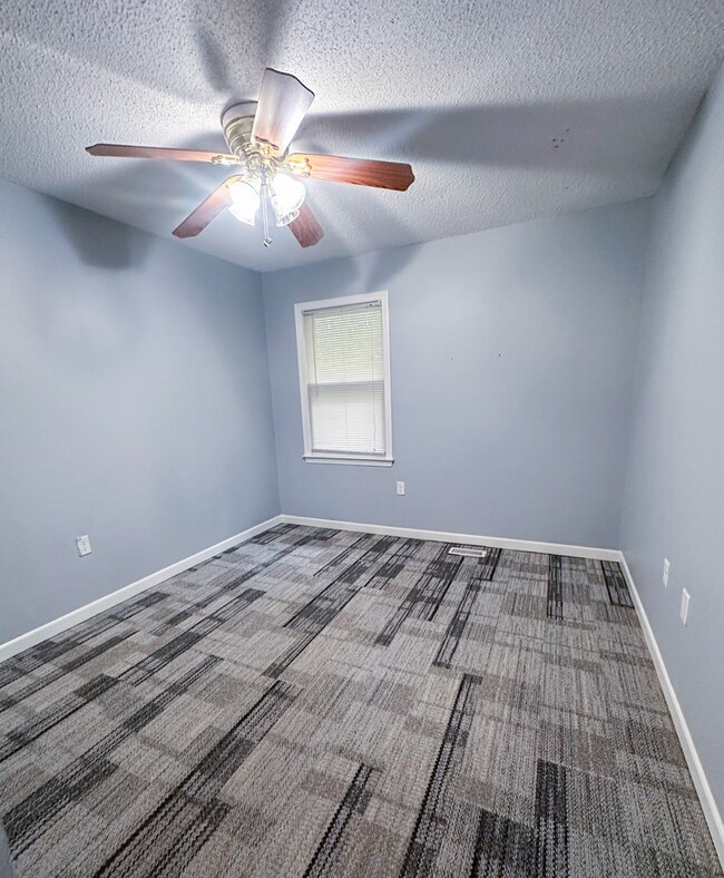 Building Photo - Spacious 3BR Home Near Downtown Clemson – Available 8/20, Only $1,300/Month!