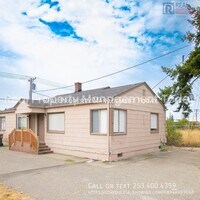Building Photo - 8420 1/2 South Tacoma Way-5