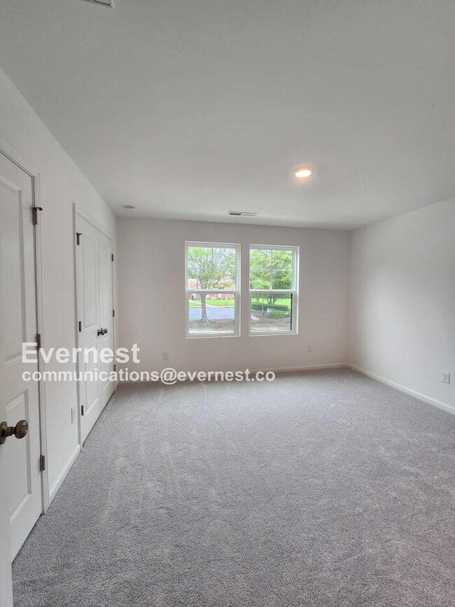 Building Photo - 1540 Crescent Townes Wy