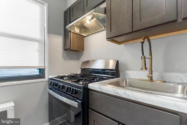 Building Photo - 131 Forest Ave