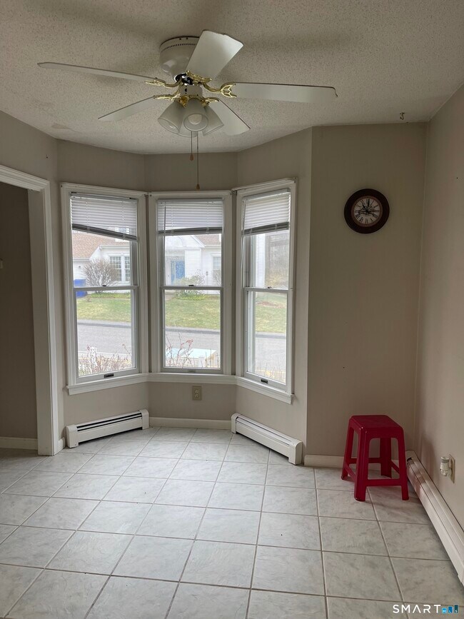 Building Photo - 163 Trotters Way