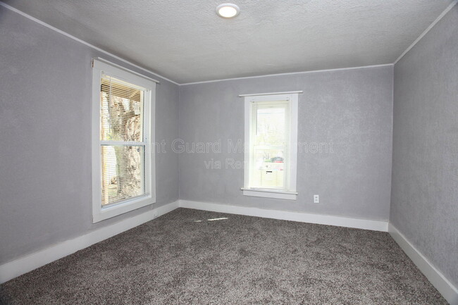 Building Photo - 1225 S Pattie St