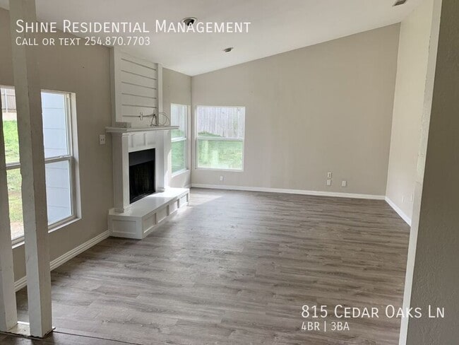 Building Photo - 815 Cedar Oaks Ln