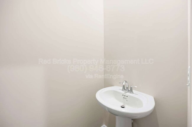 Building Photo - 14023 Turncloak Dr