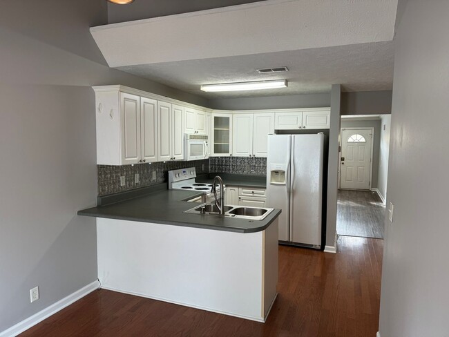 Building Photo - Cozy Townhome in Antioch