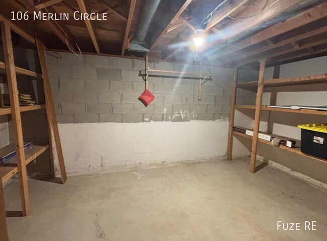Building Photo - 106 Merlin Cir