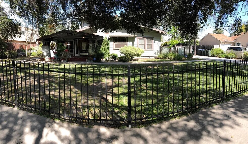 Building Photo - 1264 N Hudson Ave