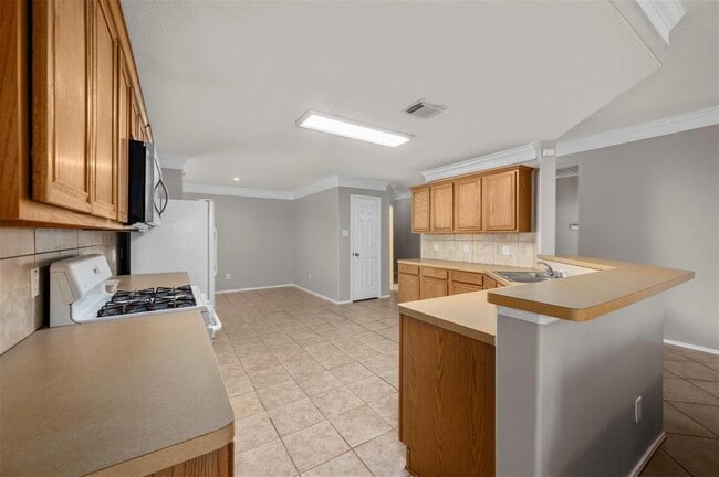 Building Photo - 8014 Blackcherry Ln