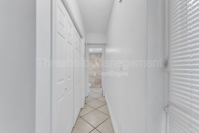 Building Photo - 150 SW 10th St