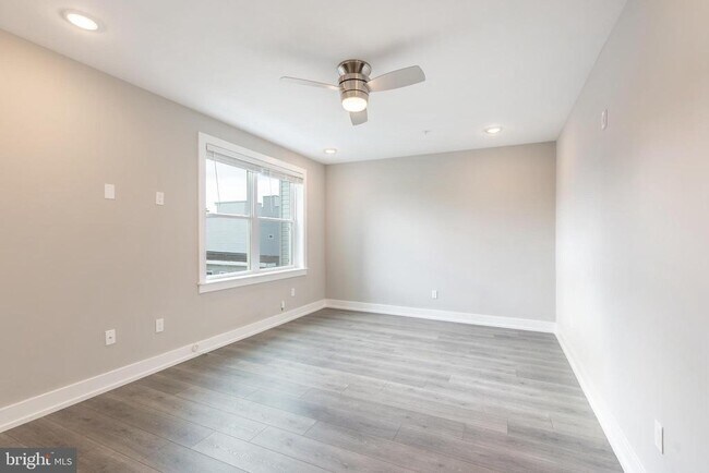 Building Photo - 1517 N Stillman St