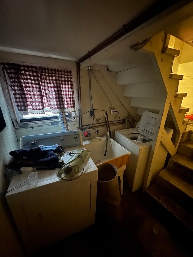 Building Photo - 3945 W 55th Pl