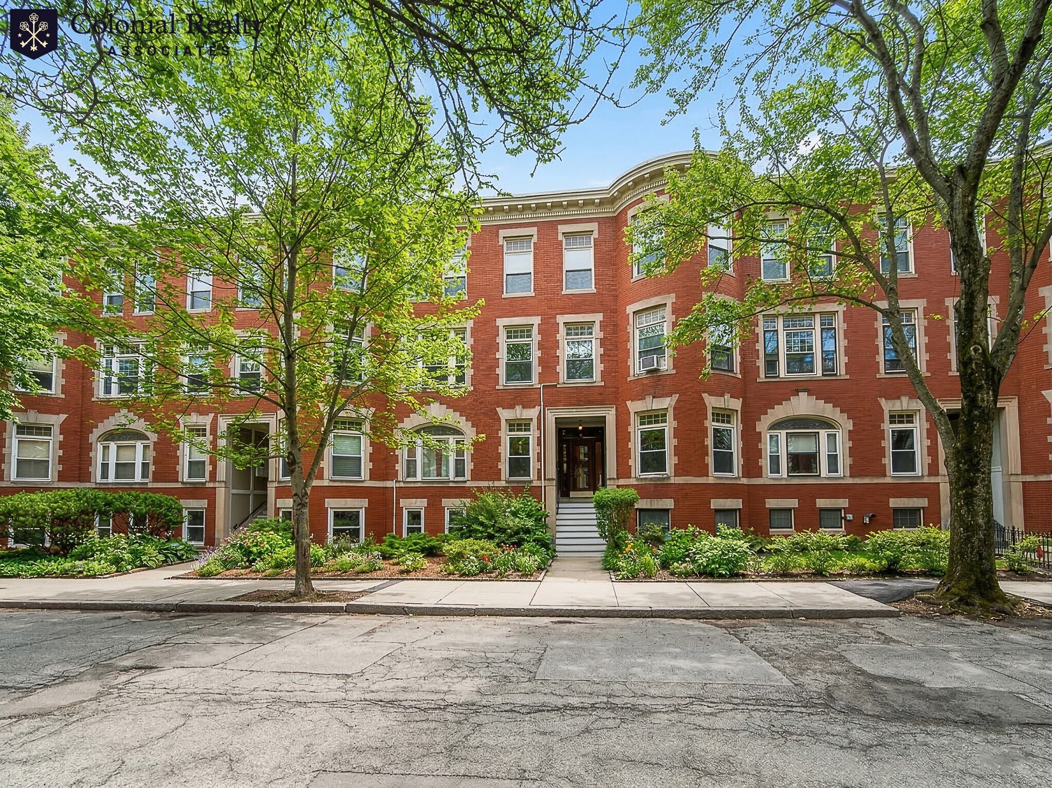 Building Photo - 10 Strathmore Rd