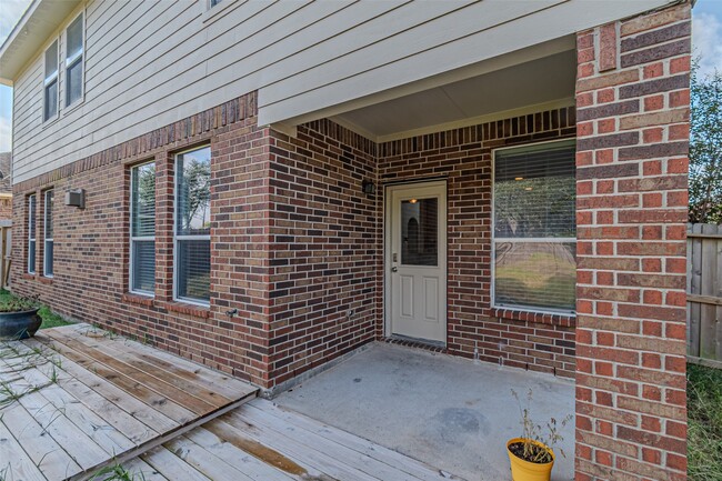 Building Photo - 17818 Serene Shore Dr