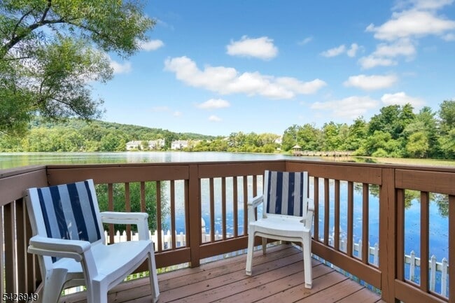 Building Photo - 16 Lagoon Way