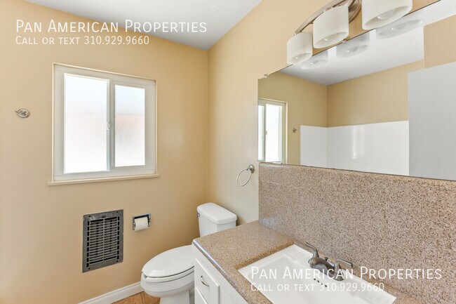 Building Photo - 5611 E 23rd St