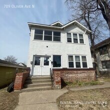 Building Photo - 709 N Oliver Ave
