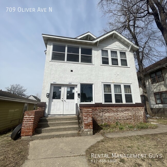 Primary Photo - 709 N Oliver Ave