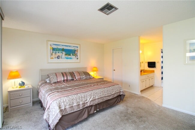 Building Photo - 239 Palm Dr