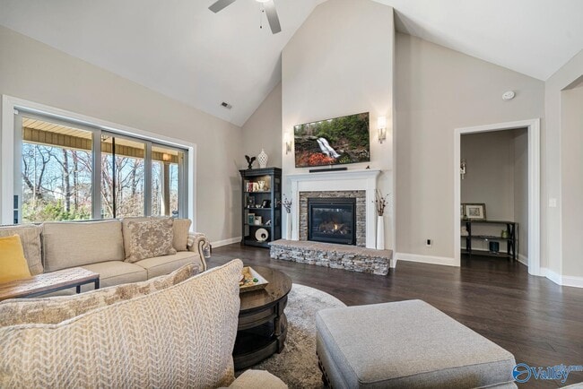 Building Photo - 9434 Crysillas Dr