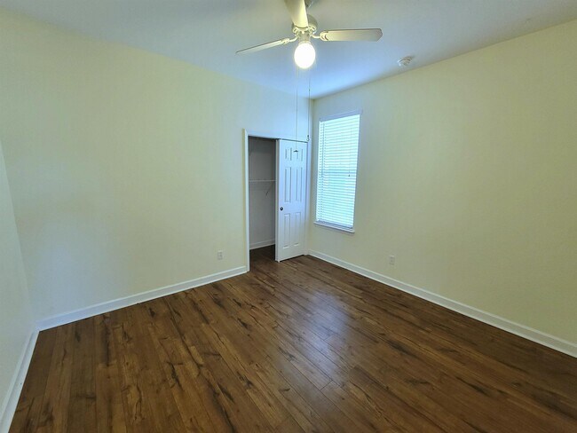 Building Photo - 3304 Calumet Dr