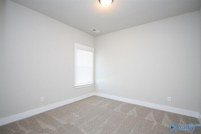 Building Photo - 707 Sluice Dr SW