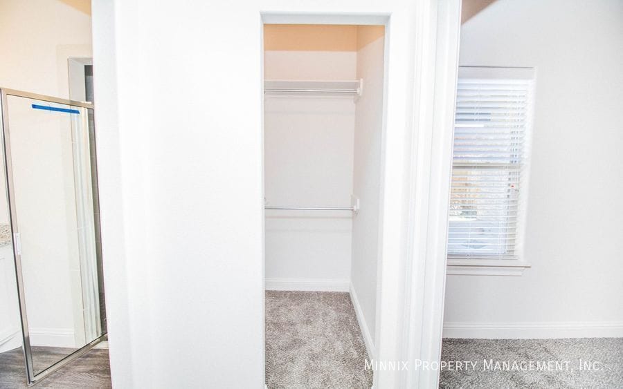 Building Photo - 2011 102nd St