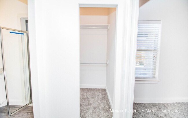 Building Photo - 2011 102nd St