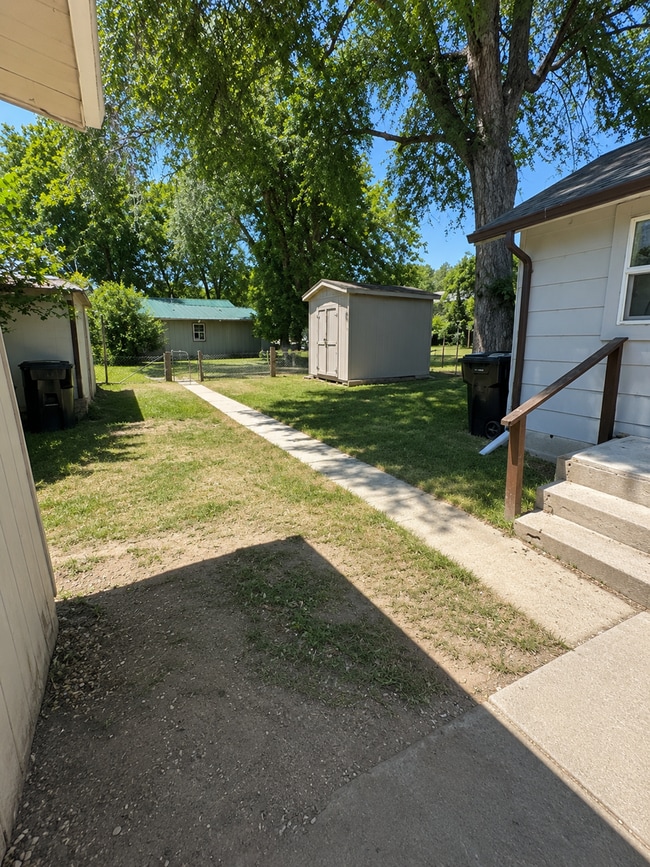 Building Photo - Adorable Updated Studio Home in the Heart of Downtown Billings