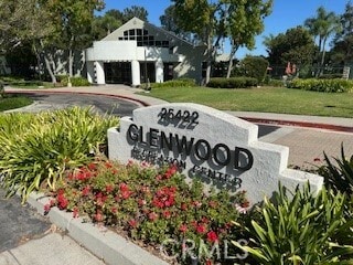 Building Photo - 80 Meadowood