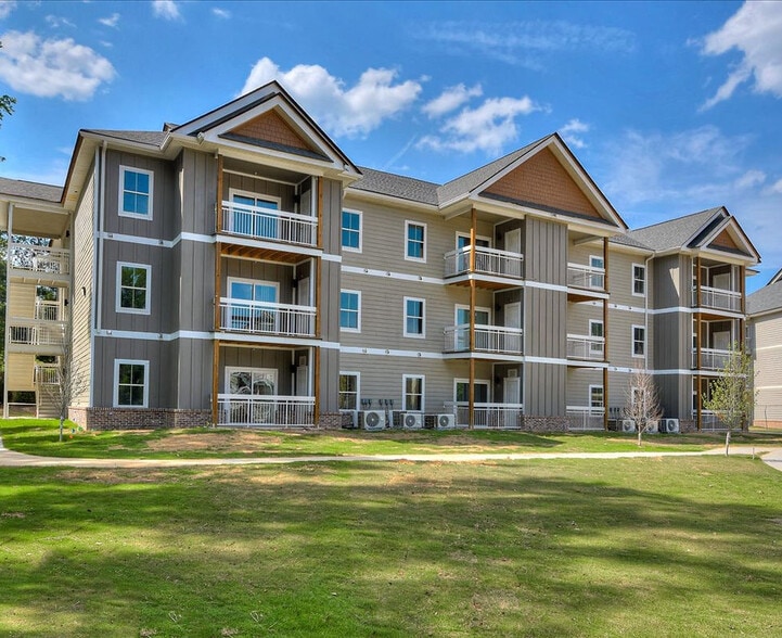 Primary Photo - The Crossing Apartments